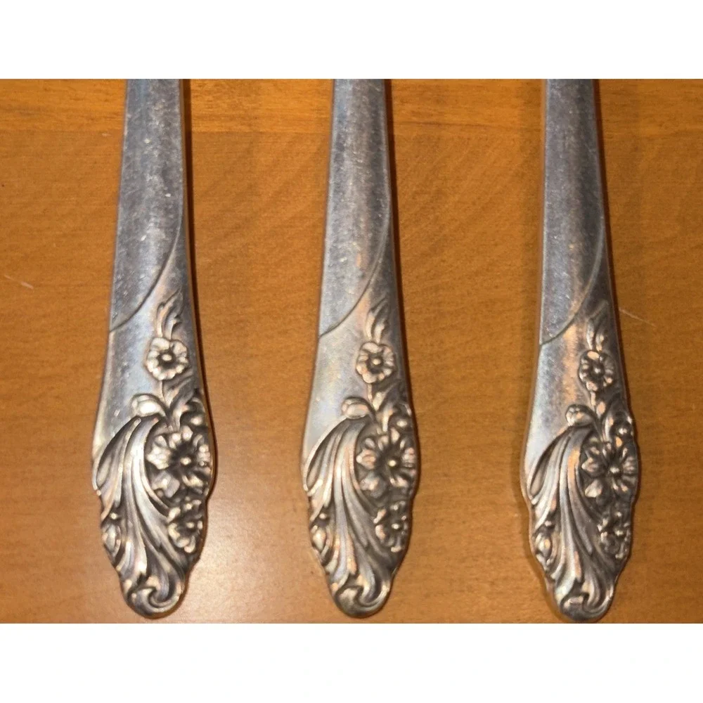 Lot 4 Oneida Community Evening Star Silver plate Dinner Forks 7 5/8